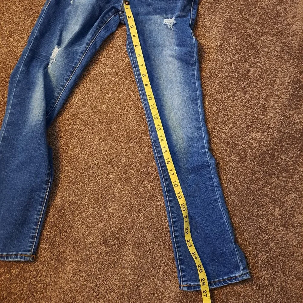 True Religion Distressed Geno Relaxed Slim Adjustable Waistline Denim Jeans - Picture 10 of 10
